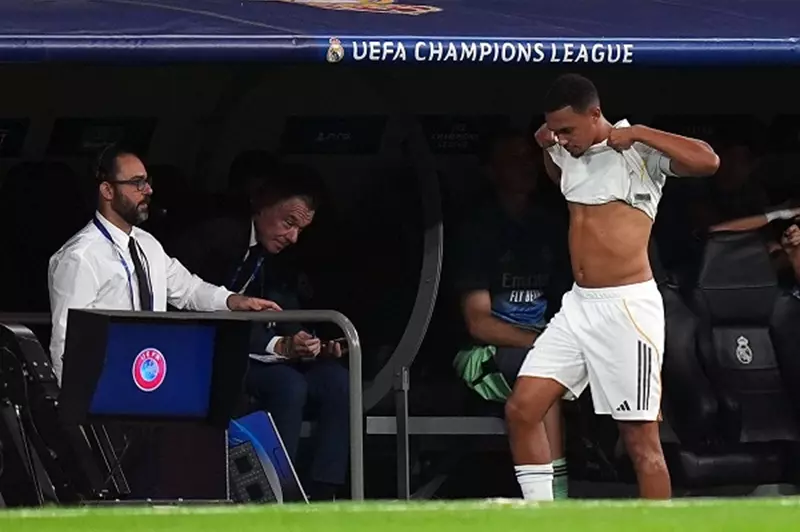 أرنولد يستنسخ خطة بيلينجهام لإثبات نفسه في ريال مدريد